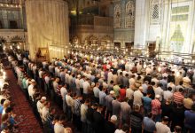 هل الأفضل صلاة التراويح مع جماعة المسجد أم الصلاة منفرداً في البيت؟